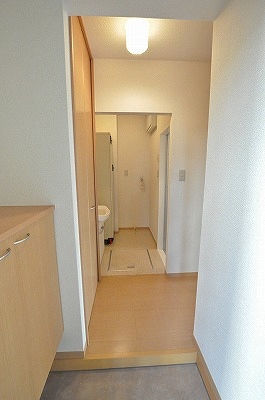 オーク上富野 玄関