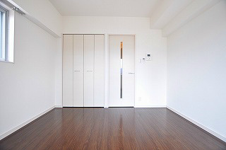 ＭＤＩミルファルコ下曽根駅前 リビング