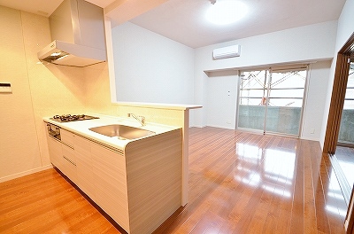 フォーストリングス竪町 リビング