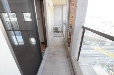 Allons-y（アロンジ） ベランダ