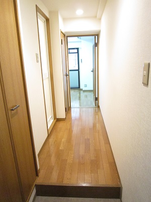 ＴＡＴディナスティ西本町 玄関