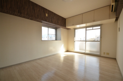 オリエンタル南小倉  リビング