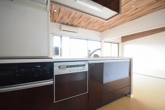 ニューガイア四季彩の丘　Ｃ棟 キッチン