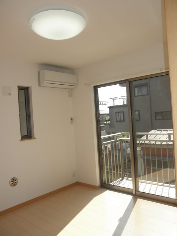 キャメル草加氷川町 玄関