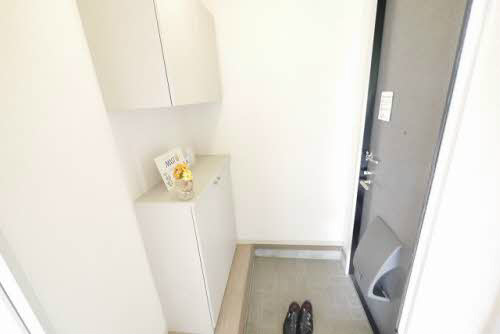 グリーングラスＡ　 玄関