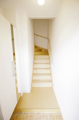 ルシアンサキタ 玄関