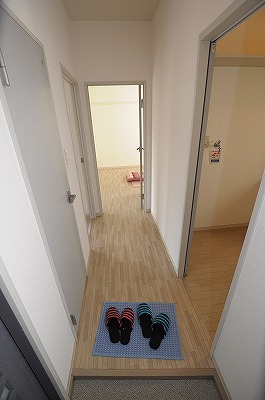 メゾンエムロード　Ａ棟 玄関