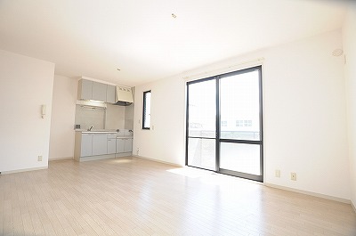 メゾンエムロード　Ａ棟 リビング