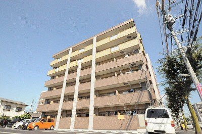 ラ・アヴェニール 303号室 外観