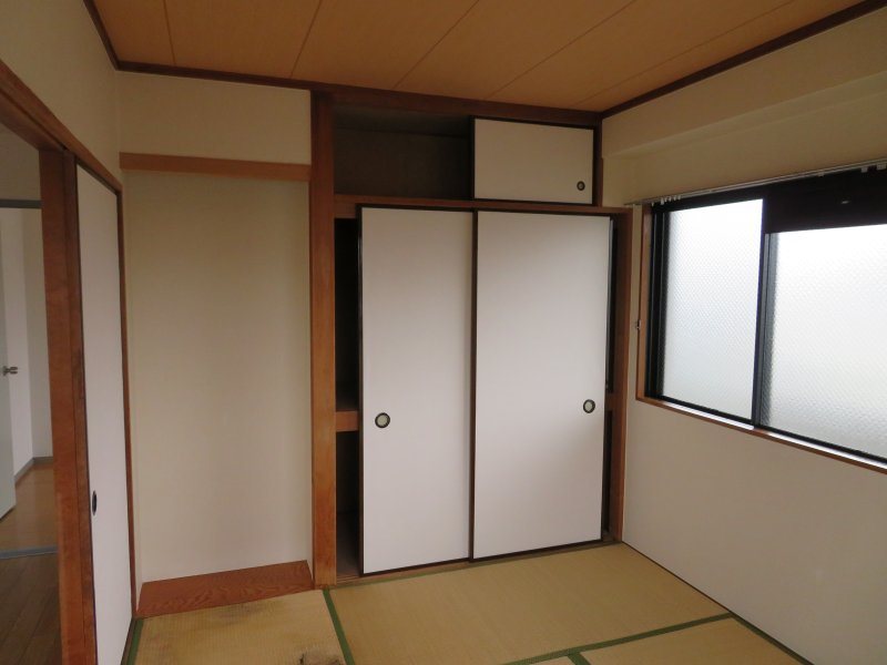 ロイヤルシャトー福島 ベッドルーム