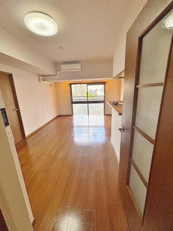 オールセインツ リビング