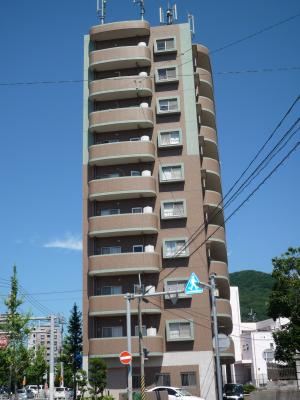 ファミリーハウス勝山 402号室 外観