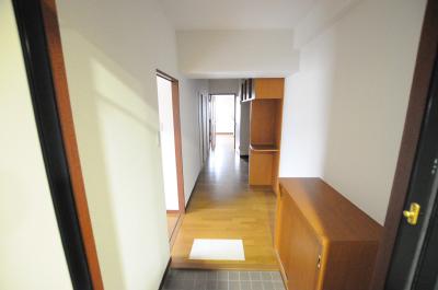 ファミリーハウス勝山 玄関