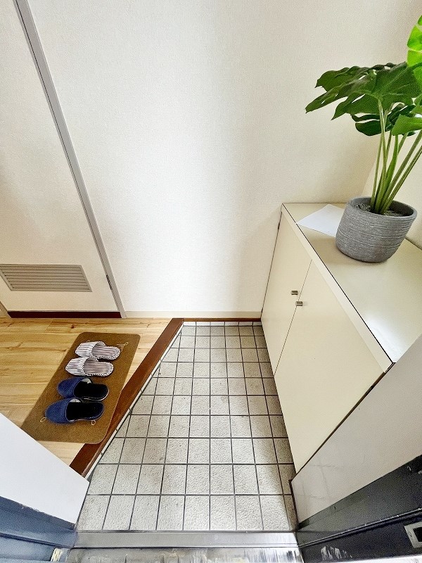 オリエンタル三萩野公園 玄関