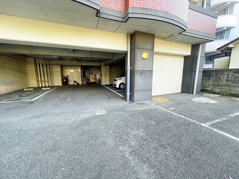 ベルガ北方 駐車場