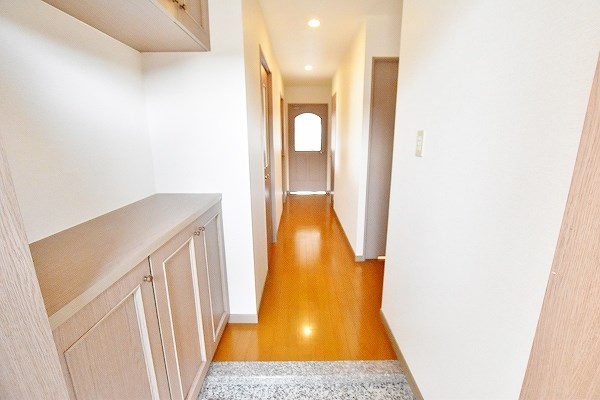 セカンドレオ守恒 玄関