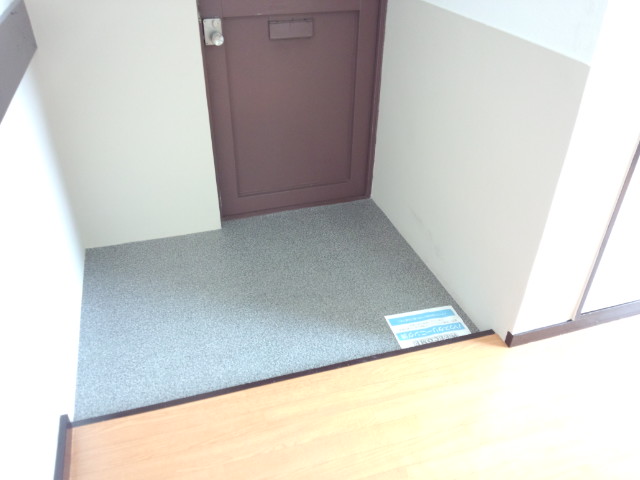 末広マンション 玄関