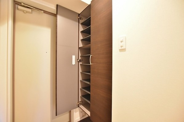 メゾン・ド・プレシューズ 玄関