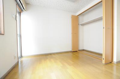 まつやビル ベッドルーム