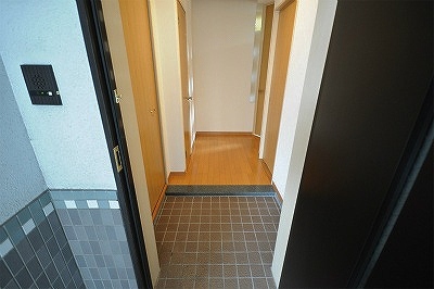 ピュアライフ砂津 玄関