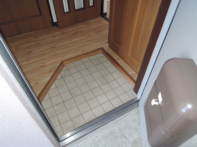 アネックス・サホダ 玄関