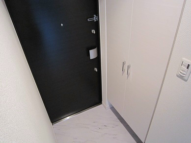 レオンコンフォート本町 玄関