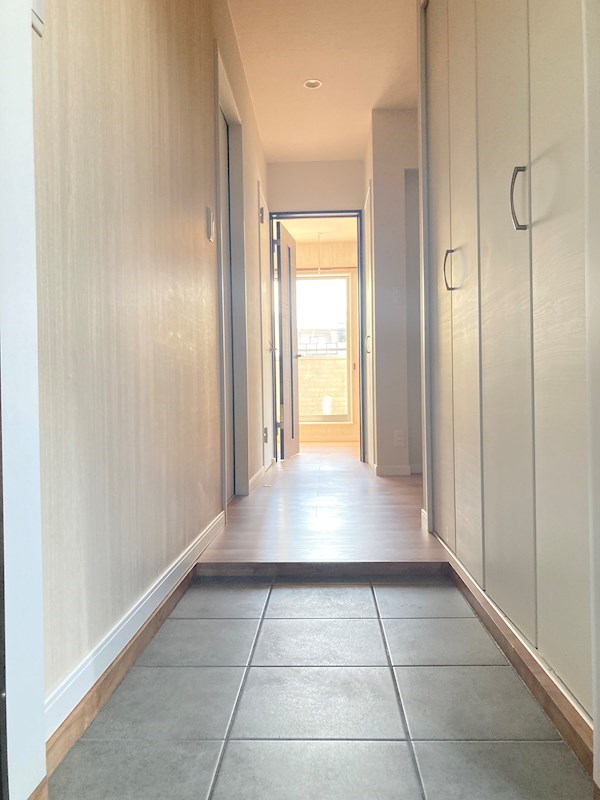 メゾン・ド・サローネ 玄関