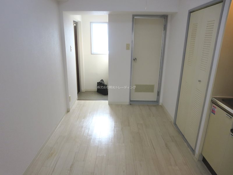 日興パレス伊勢佐木町北PARTⅡ 玄関