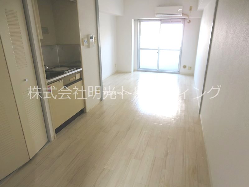 日興パレス伊勢佐木町北PARTⅡ リビング