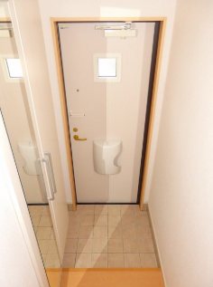 ラ・リズィエール　1番館 玄関