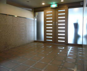 エスリード本町 エントランス