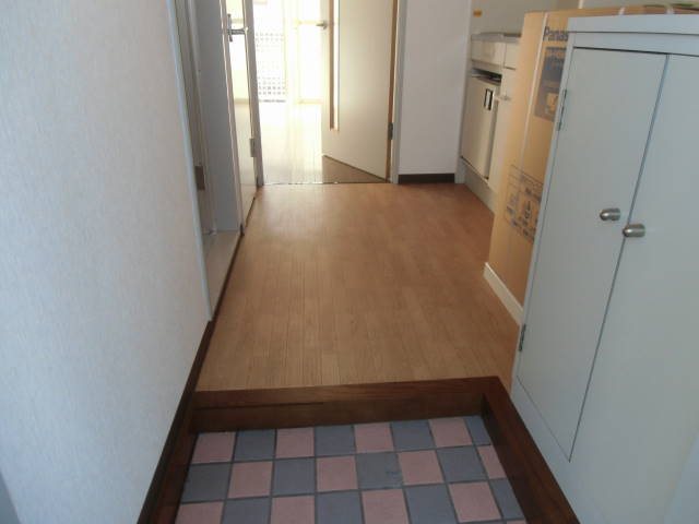 アネスト 玄関