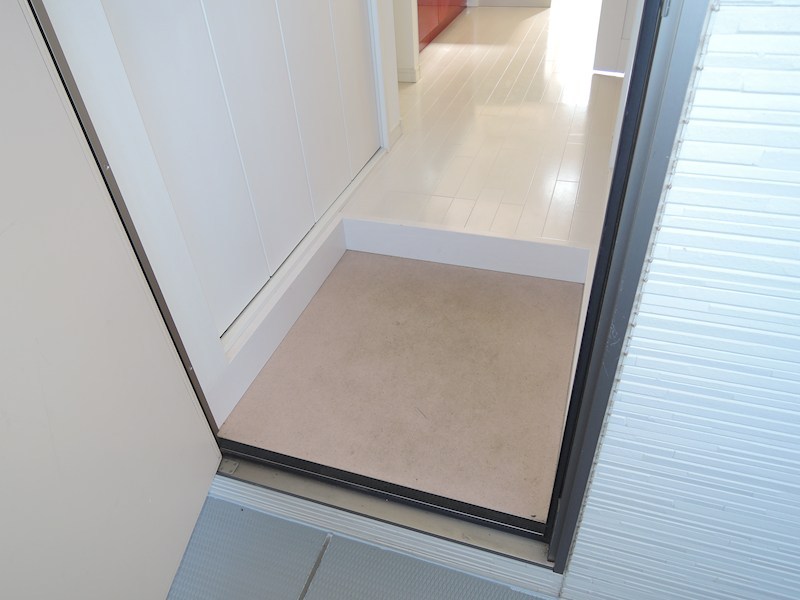 ガーデンビィラ伍番館 玄関