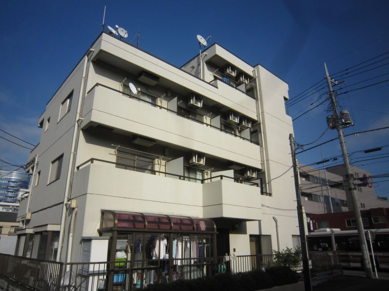 グローリー春愛 203号室 外観
