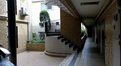 目黒区碑文谷6丁目楽器可(ピアノ・弦楽器)マンション エントランス