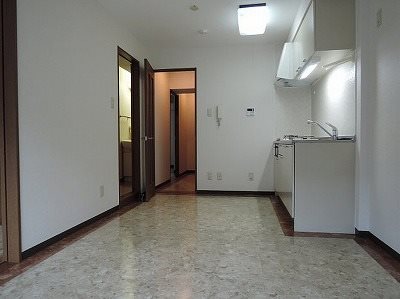 練馬区練馬3丁目楽器可(ピアノ・弦楽器)マンション リビング