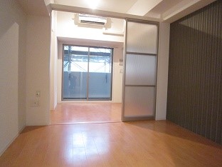 セレニテ本町グランデ リビング