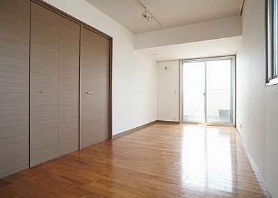 草加市両新田東町楽器可(防音・24時間演奏・ピアノ・弦・管打楽器・声楽)マンション リビング