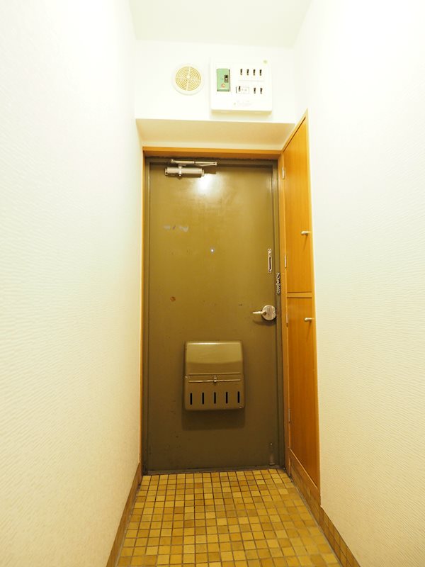 ハイツリバーサイド 玄関