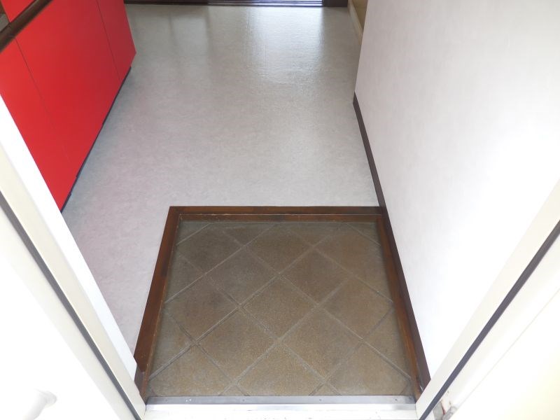 ヴィラ・カスターニャ 玄関