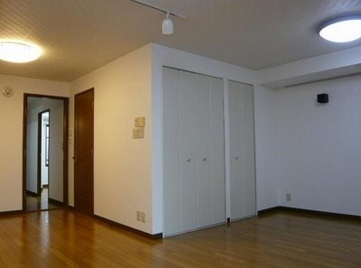 世田谷区北烏山9丁目楽器可(防音・ピアノ・弦・管楽器・声楽)マンション 収納