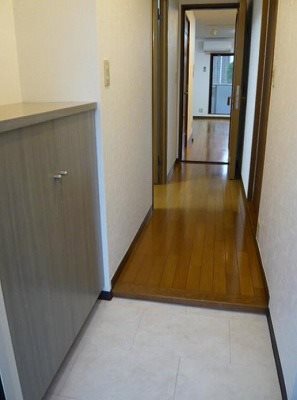 世田谷区北烏山9丁目楽器可(防音・ピアノ・弦・管楽器・声楽)マンション 玄関