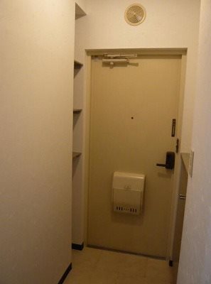 世田谷区北烏山9丁目楽器可(防音・ピアノ・弦・管楽器・声楽)マンション 玄関