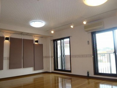 世田谷区北烏山9丁目楽器可(防音・ピアノ・弦・管楽器・声楽)マンション リビング