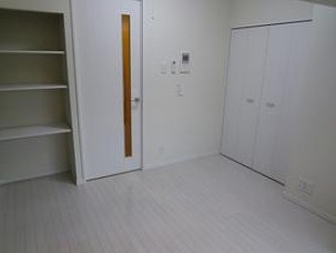 新宿区西新宿5丁目楽器可（ピアノ・弦管打楽器・声楽）マンション リビング