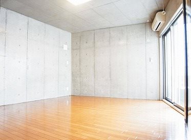 世田谷区三軒茶屋２丁目楽器可(ピアノ・弦楽器)マンション リビング
