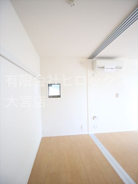 Wing Court ベッドルーム