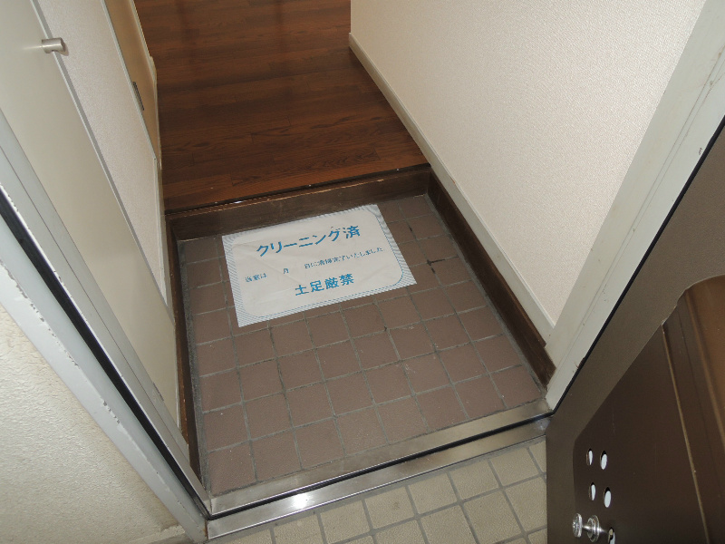 サンライズビル 玄関