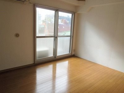 府中市緑町3丁目楽器可(防音・ピアノ・弦・管楽器・声楽)マンション ベランダ