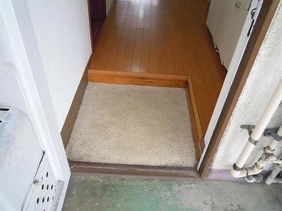 足立区東和2丁目楽器可（ピアノ・弦管打楽器・声楽）マンション 玄関